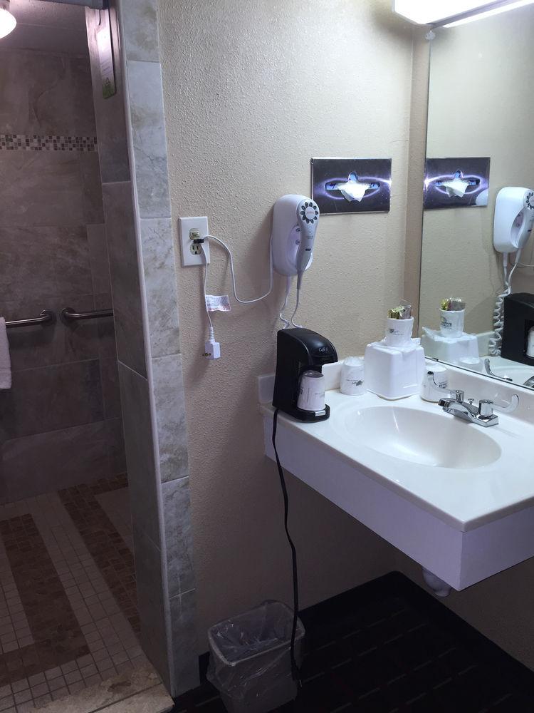 Motel 6 Arlington Tx Entertainment District Екстер'єр фото