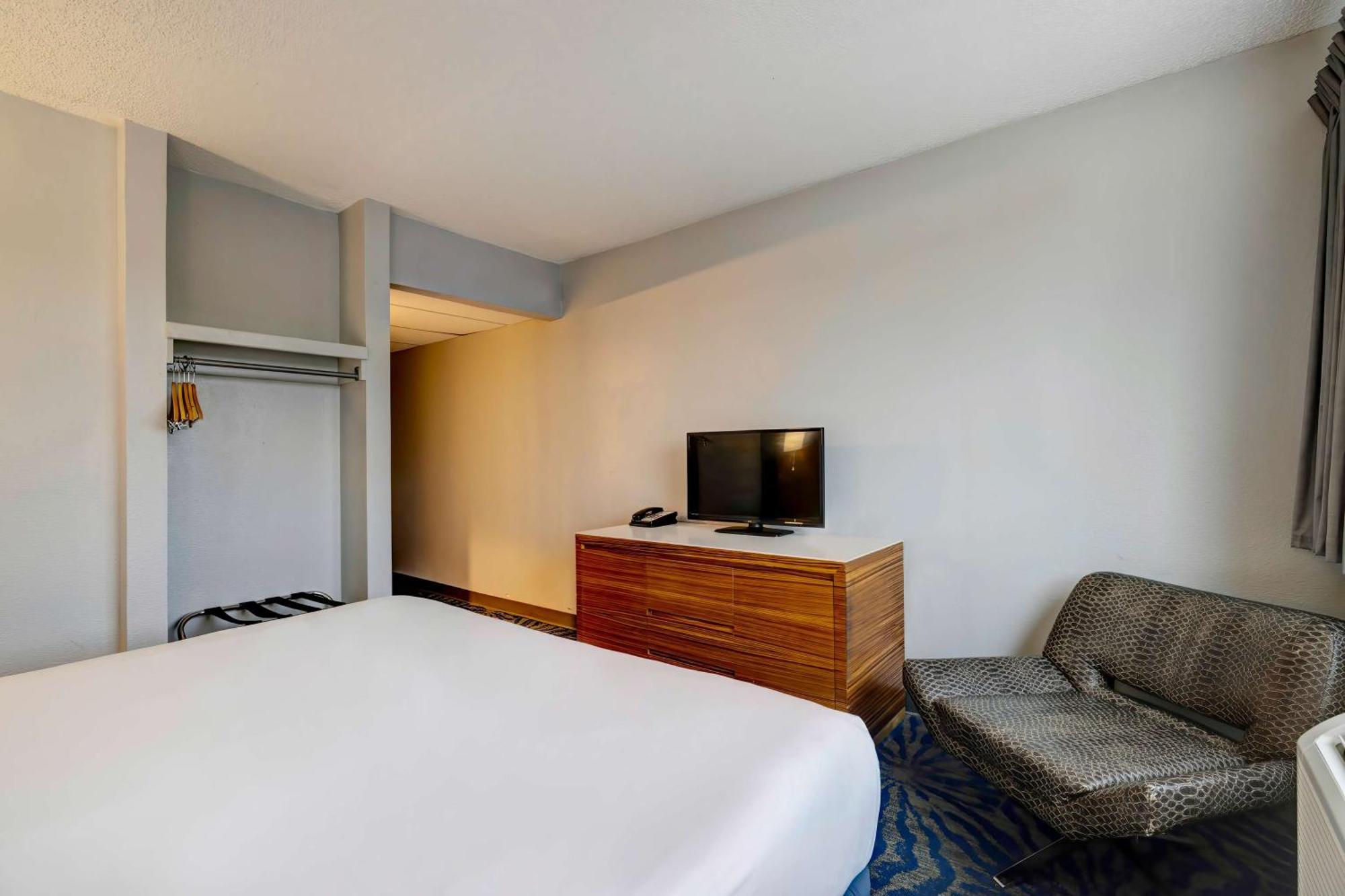 Motel 6 Arlington Tx Entertainment District Екстер'єр фото